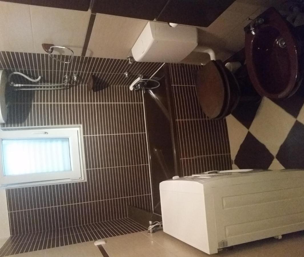 Apartment B&K Raslina エクステリア 写真