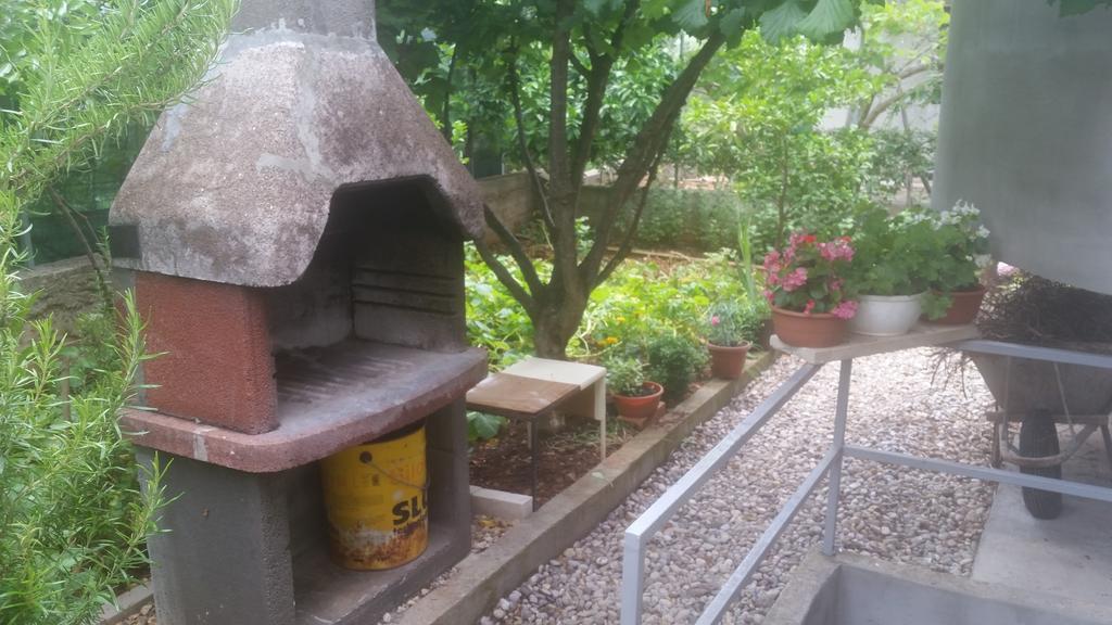 Apartment B&K Raslina エクステリア 写真