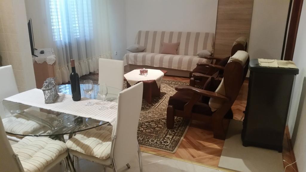 Apartment B&K Raslina エクステリア 写真
