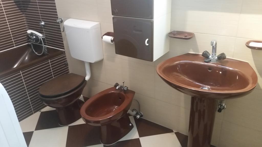 Apartment B&K Raslina エクステリア 写真
