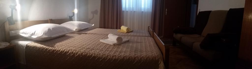 Apartment B&K Raslina エクステリア 写真